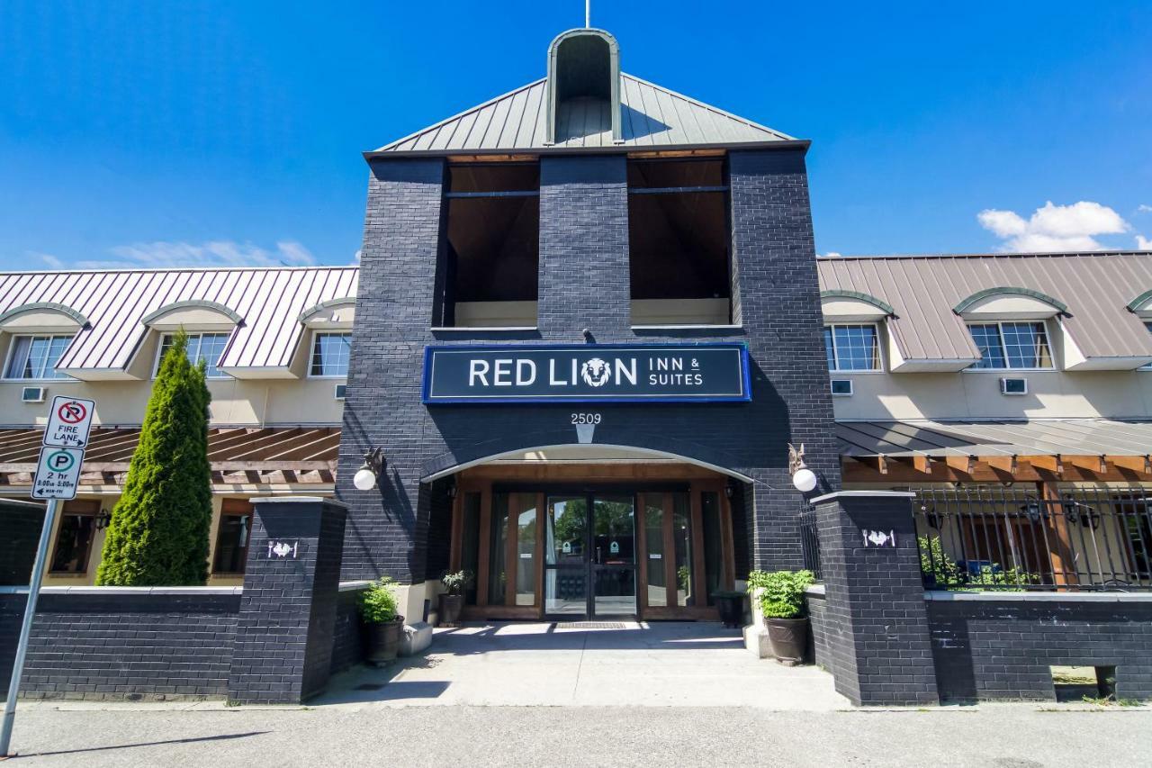 Red Lion Inn & Suites Abbotsford Exterior photo